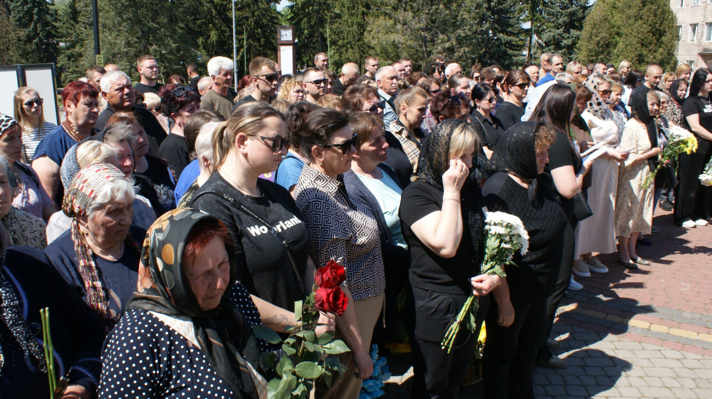 Після 789 днів очікування: на Волині провели в останню дорогу 21-річного Героя Івана Бречка