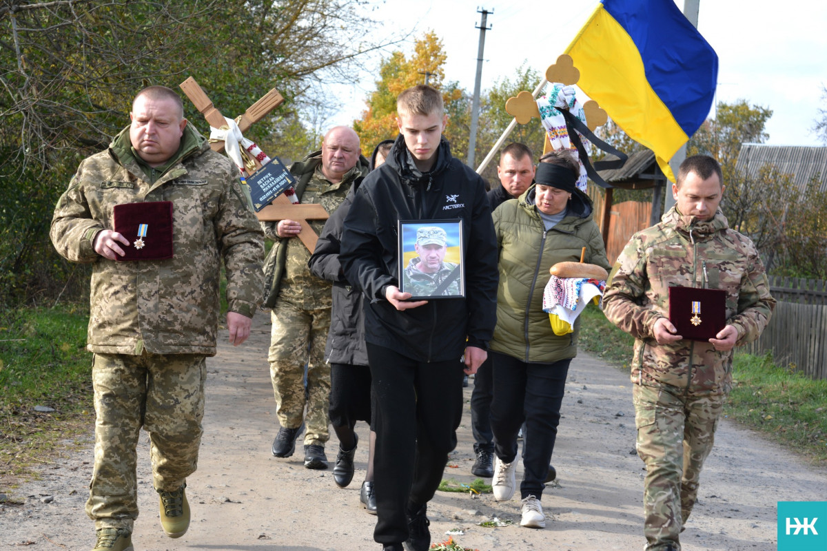 З перших днів вторгнення боронив Україну: на Волині попрощались з кавалером орденів «За мужність» Василем Петриком