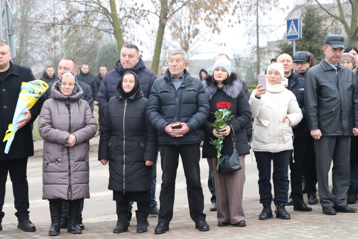 Сподівалися, що захисники з війни повернуться живими та не судилося: рідним загиблих Героїв з Волині вручили їхні ордени