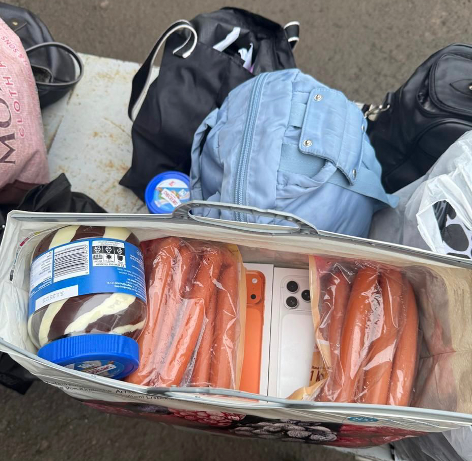 Волинянка незаконно везла через кордон понад 20 iPhone 17 Pro Max на суму 1,6 мільйона