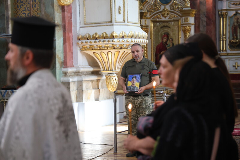 Загинув понад рік тому: у Луцьку в останню дорогу провели Героя Володимира Клименка