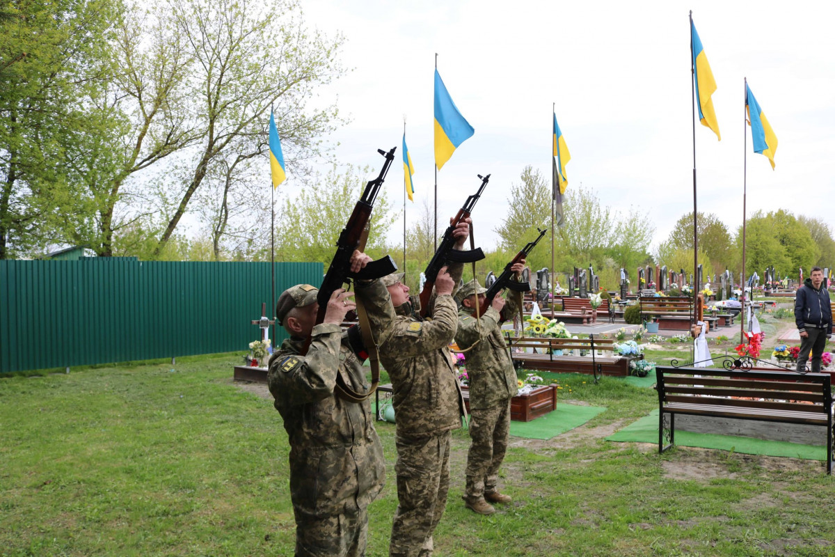 Навіки у строю: волиняни провели в останню путь свого Героя Івана Василюка
