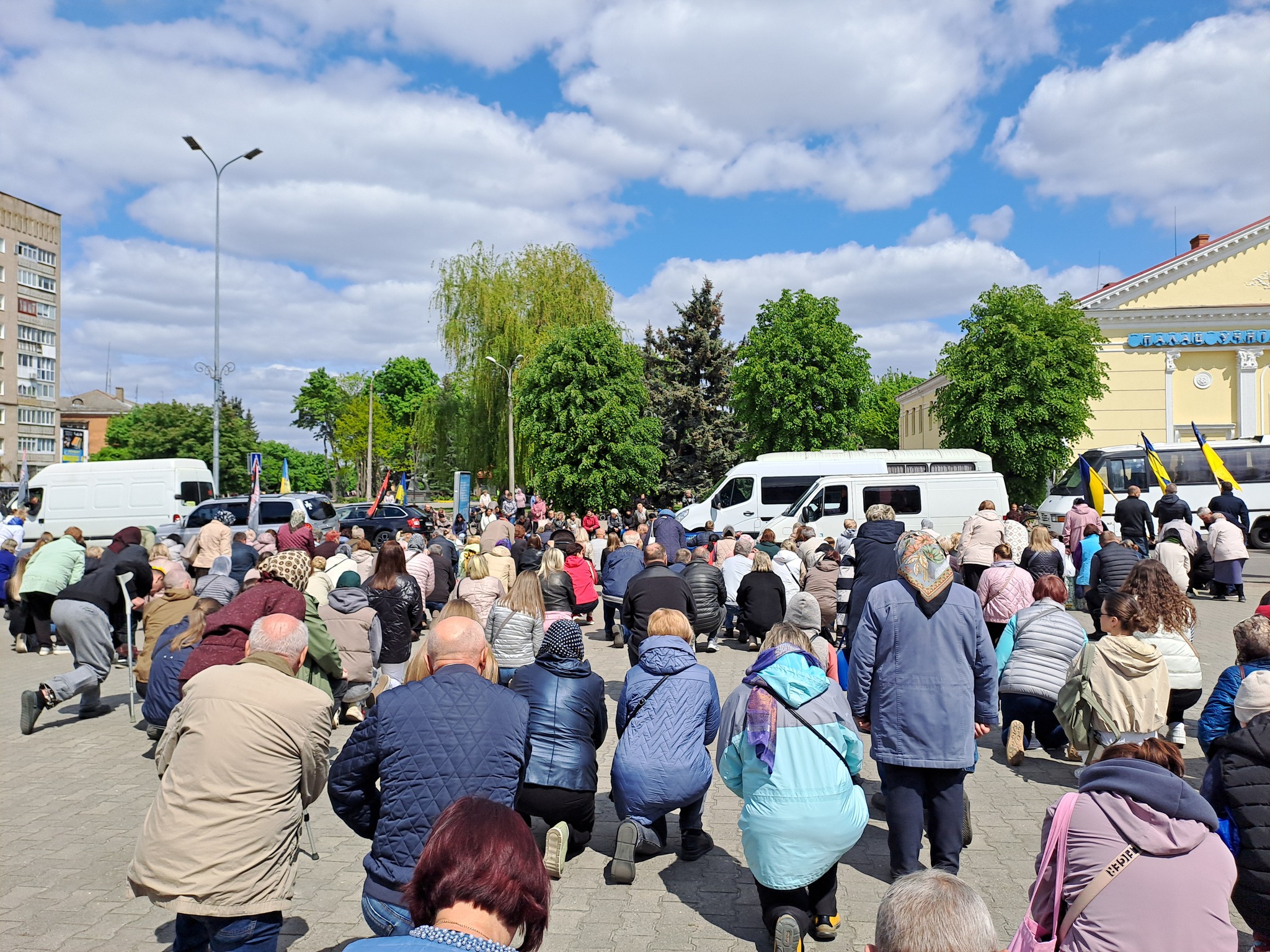 «Тато – моя душа, яку з мене вирвали»: на Волині в один день попрощалися з двома Героями - Максимом Плотніковим та Русланом Фатхудіновим