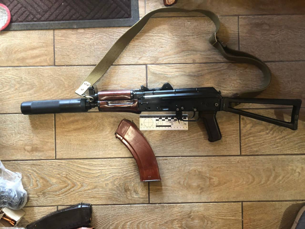 Волинські поліцейські затримали торговців незаконною зброєю
