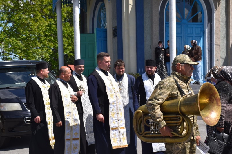 Два роки вважався безвісти зниклим: на Волині попрощалися з Героєм Віктором Шоломом