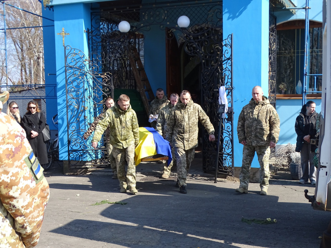 На Волині провели в останню путь Героя Василя Кравчука, який загинув два роки тому