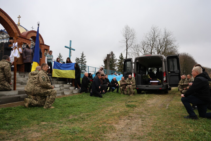 Загинув понад півтора року тому: у Луцькій громаді попрощалися з полеглим Героєм Іваном Матвіюком