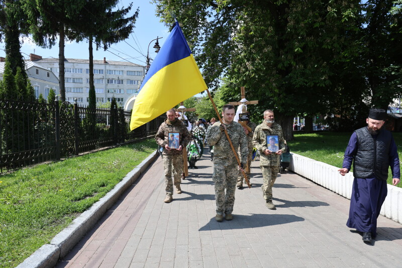 У Луцьку в один день прощалися з трьома Героями - Сергієм Кравченком, Андрієм Крачуновим та Олексієм Каплуном