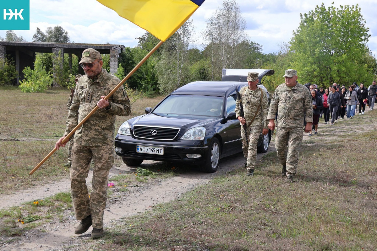 У громаді на Волині попрощалися із загиблим на Сумщині захисником Володимиром Хвесиком