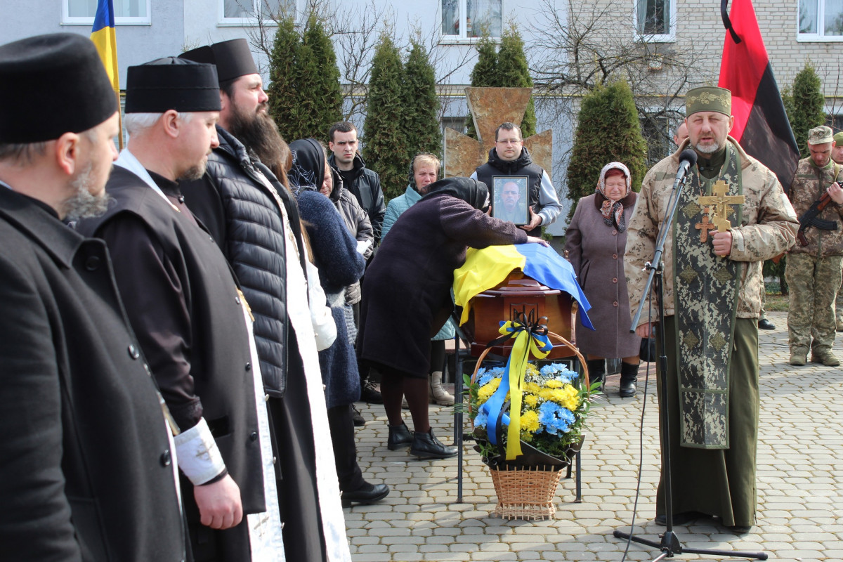 Вважався безвісти зниклим з грудня 2024 року: на Волинь на вічний спочинок повернувся Герой Володимир Сасовський