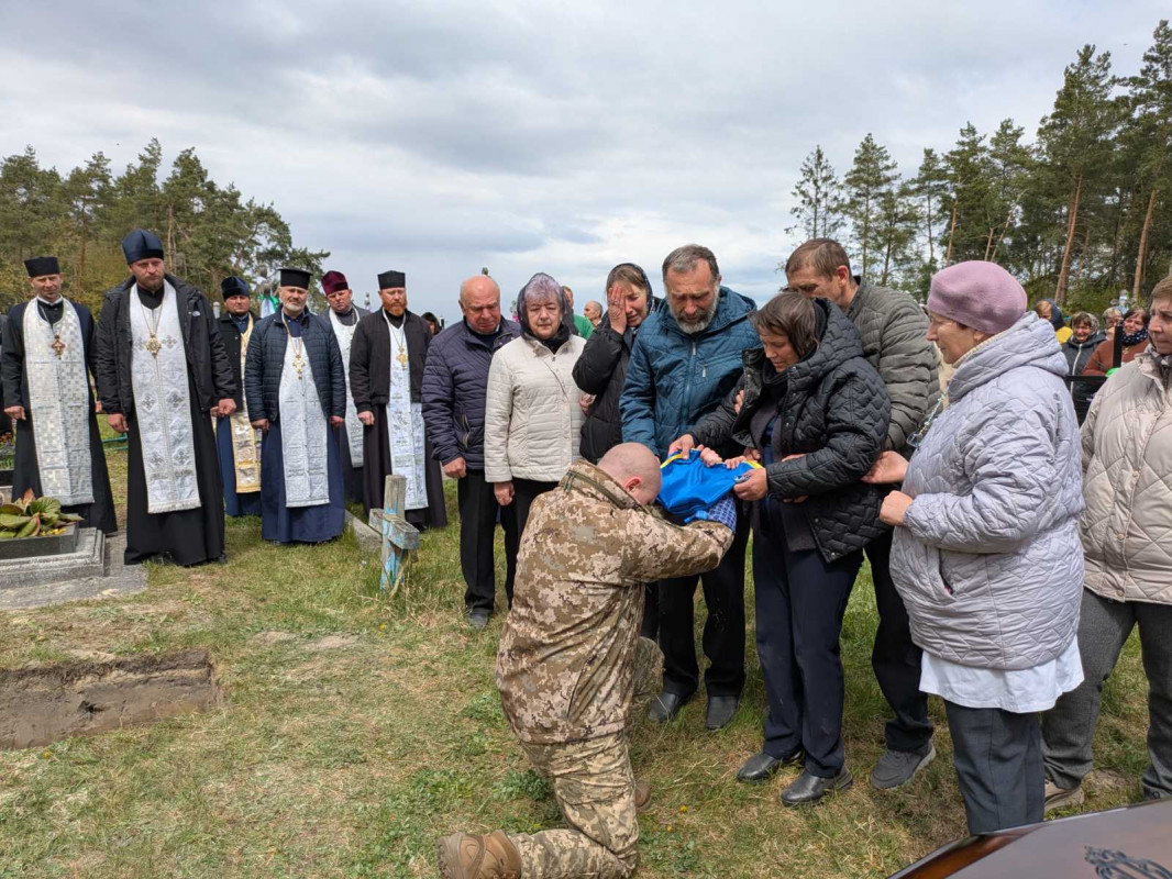 Громада на Волині віддала останню шану загиблому Герою Віктору Гошку