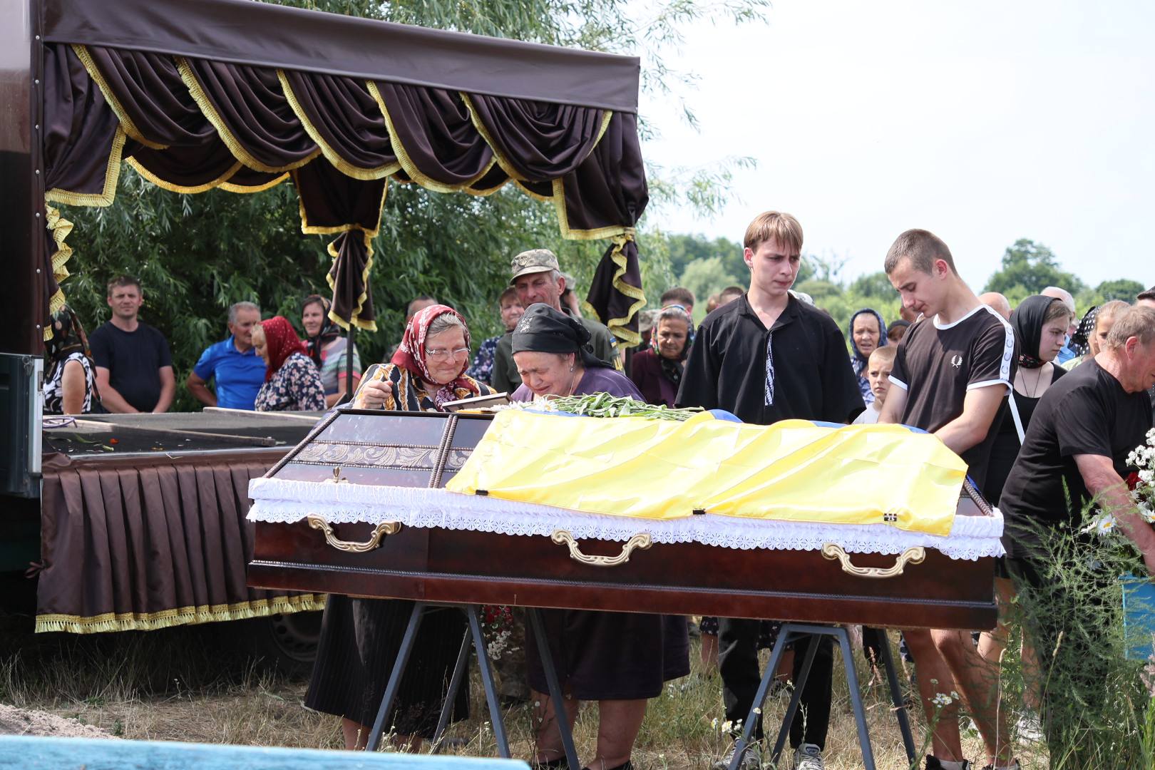 8 місяців вважався зниклим безвісти: на Волині в останню путь провели Героя Анатолія Янчука