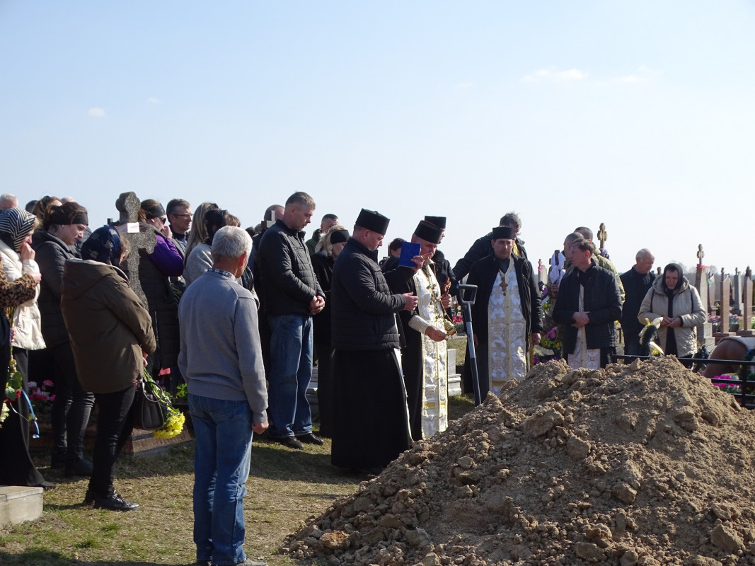 На Волині провели в останню путь Героя Василя Кравчука, який загинув два роки тому