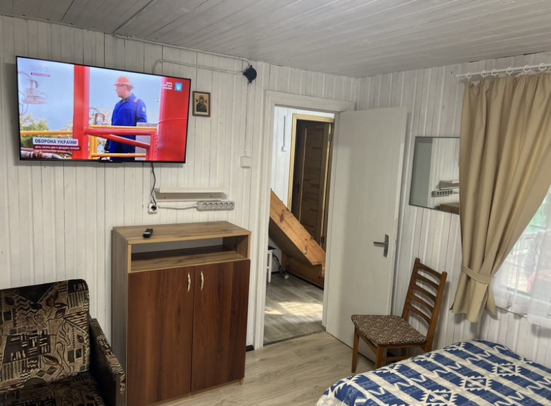Бюджетний відпочинок на озері Пісочне: які умови пропонують за мінімальну вартість