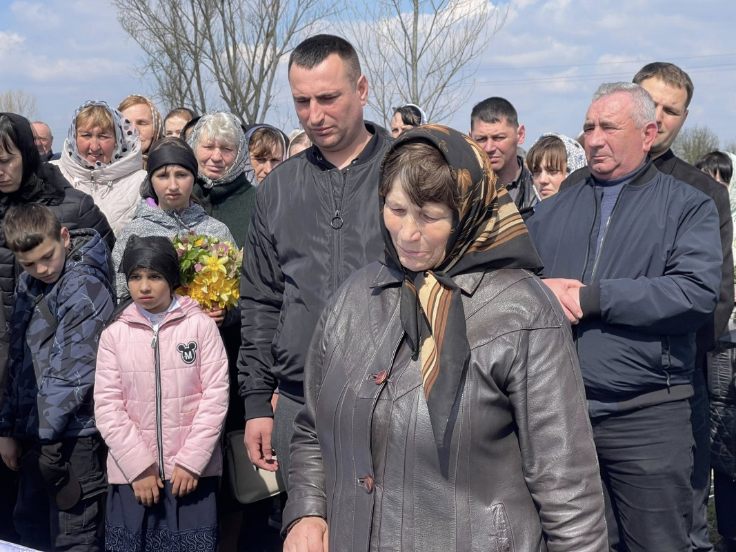 На Волині провели в останню путь священника Володимира Лапінського