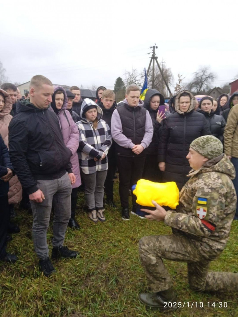 Навіки 27-річний: на Волині попрощались з молодим Героєм Павлом Копильцем