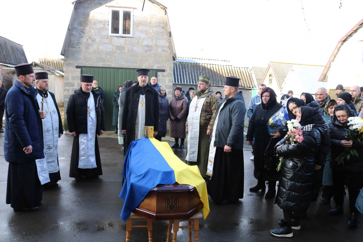 Чотири дні медики боролися за його життя: на Волині в останню земну дорогу провели Героя Ігоря Доманського