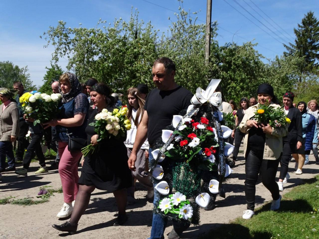 Родина дочекалася Героя - волиняни попрощалися із полеглим Героєм Василем Криницьким