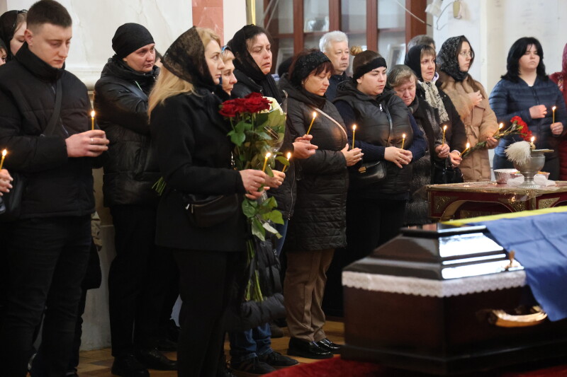 Загинув півтора року тому: у Луцьку попрощалися із воїном Іваном Литвинчуком