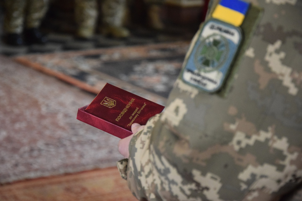 У Луцьку родинам загиблих прикордонників вручили їхні посмертні нагороди