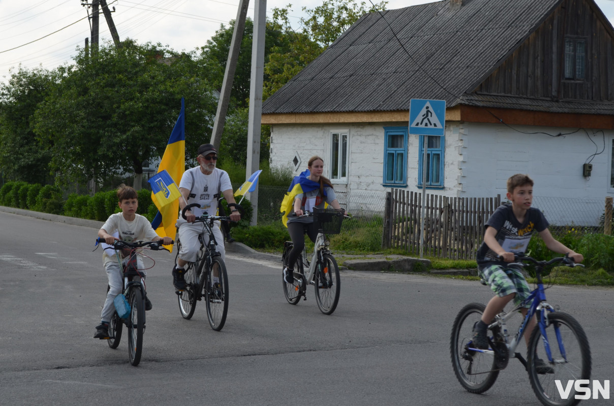 «Їду за Героя»: у місті на Волині вдруге провели благодійний велозаїзд на підтримку ЗСУ