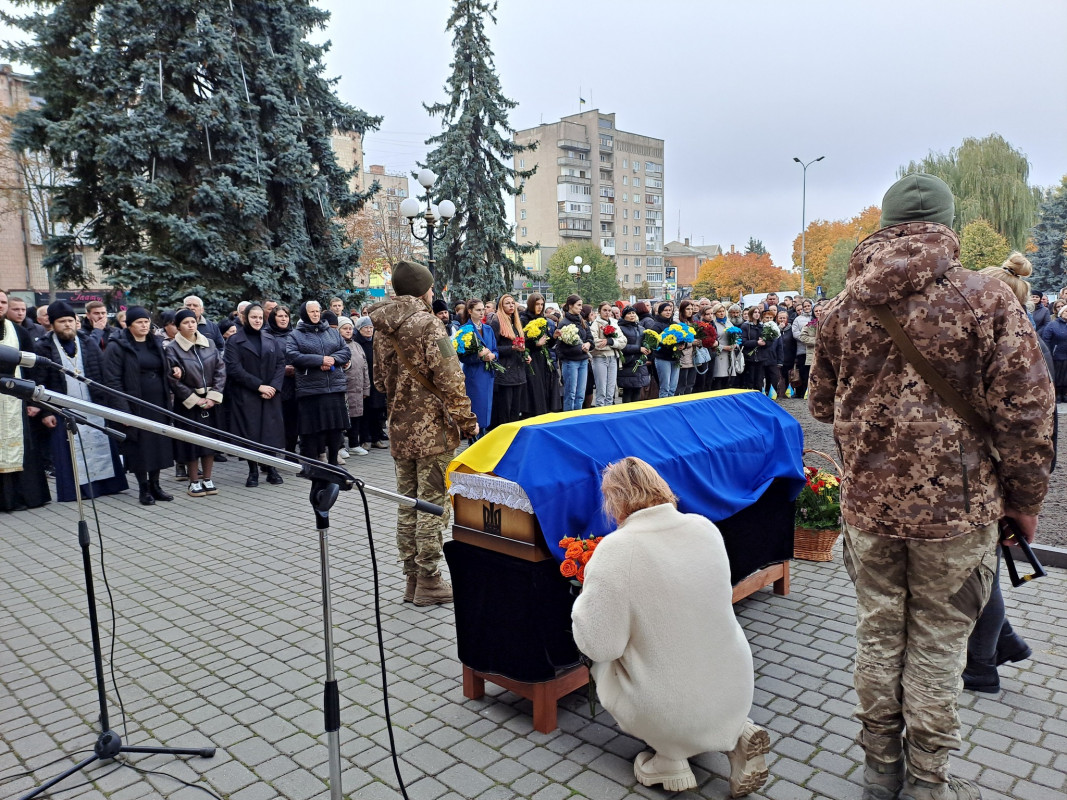 Вісім місяців рідні жили надією, але захисник повернувся «на щиті»: на Волині попрощалися із полеглим на війні Валерієм Степанюком