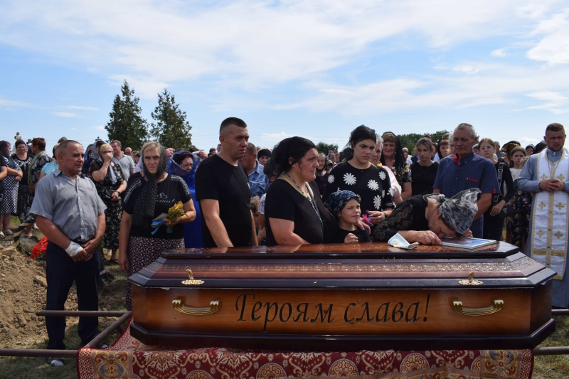 У рідних не стало сина, чоловіка та батька: на Волині поховали Героя Романа Гетьмана