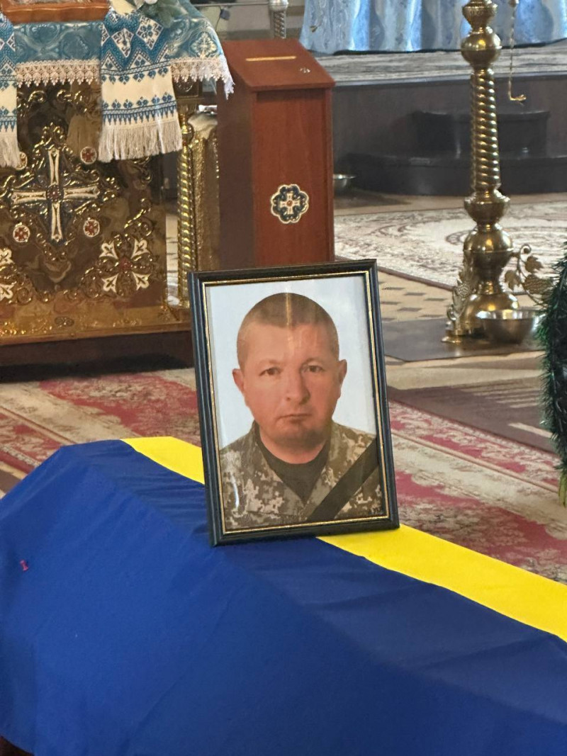 Зі сльозами та молитвою: Волинь провела на вічний спочинок воїна Андрія Велимця