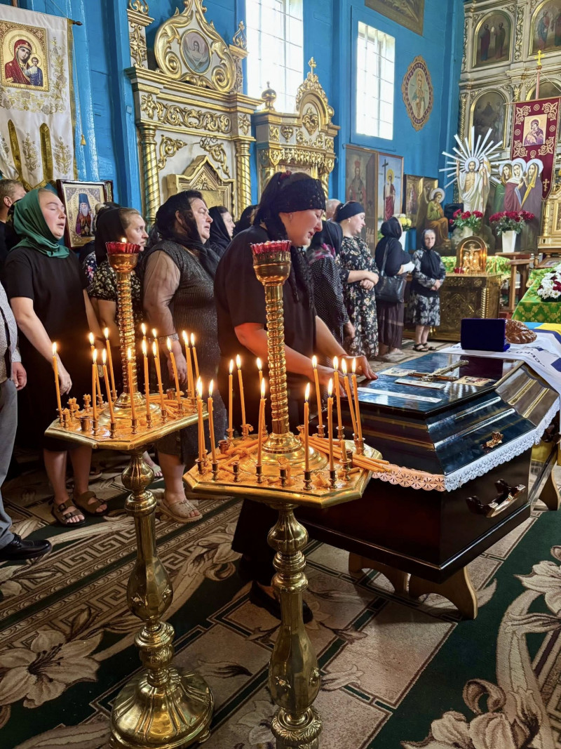 Віддав життя за Україну: на Волині попрощалися з Героєм Олегом Козловським