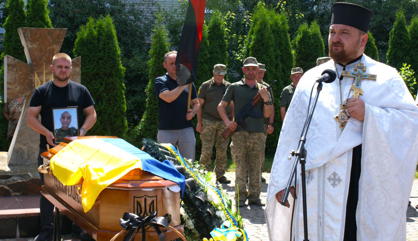 «За його голову окупанти обіцяли винагороду»: на Волині попрощалися з легендарним розвідником Віктором Зенцом