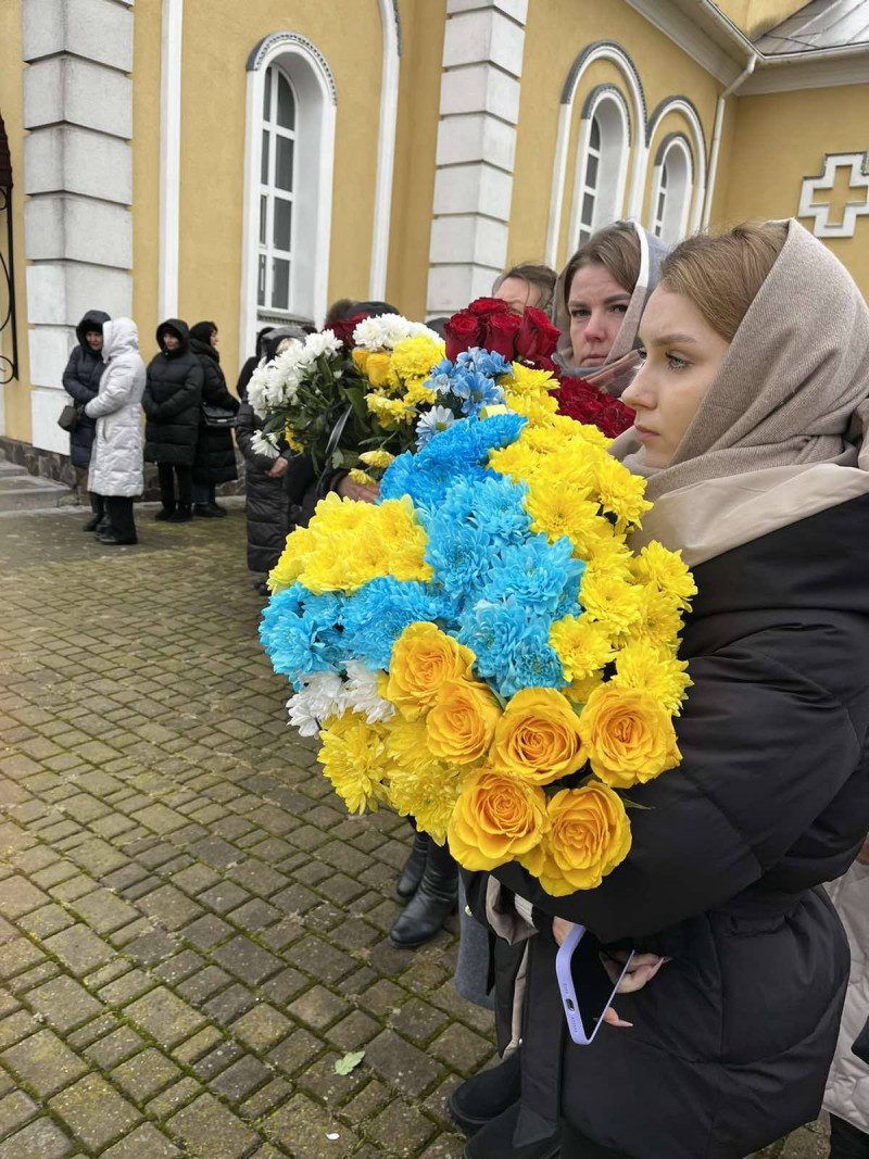 Довгий час вважався зниклим безвісти, однак, на жаль, дива не сталося: на Волині поховали молодого Героя Вадима Слєпцова