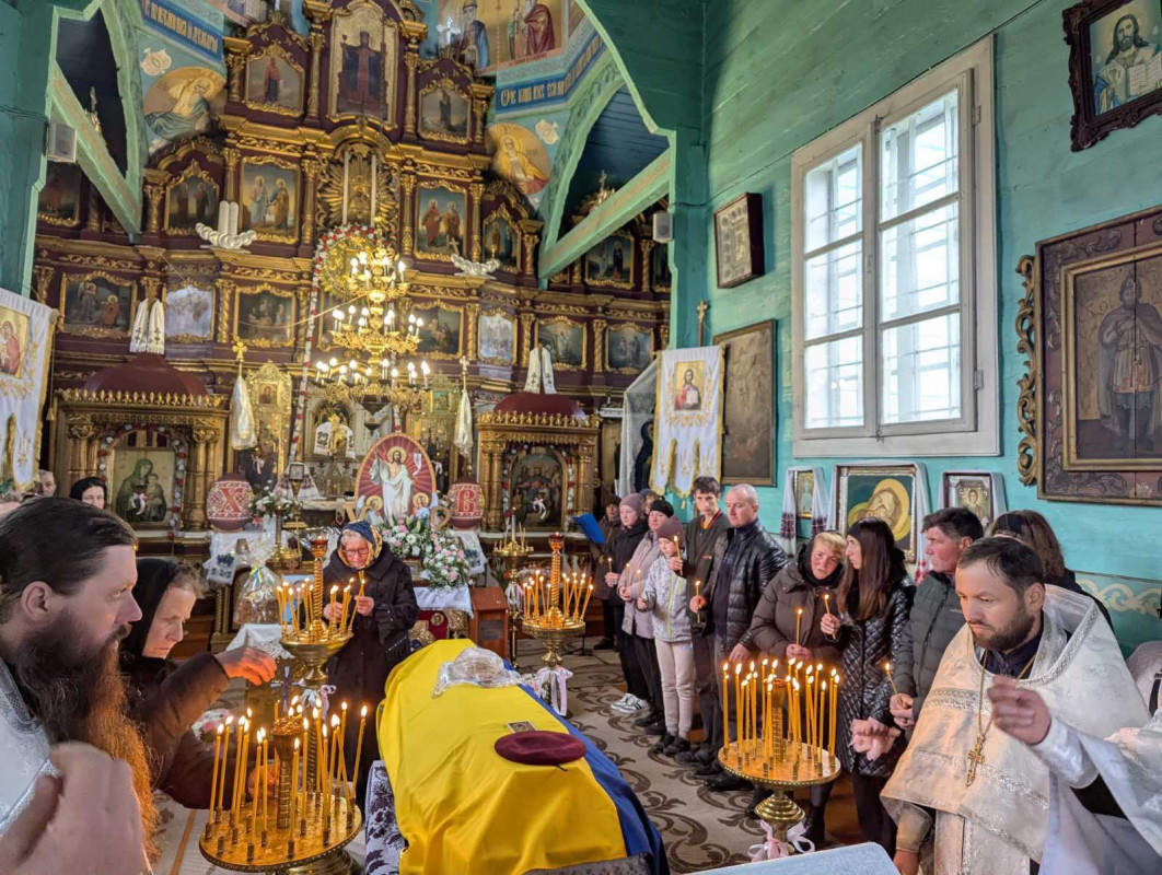 Понад півтора року вважався зниклим безвісти: на Волинь «на щиті» повернувся Герой Дмитро Новосад
