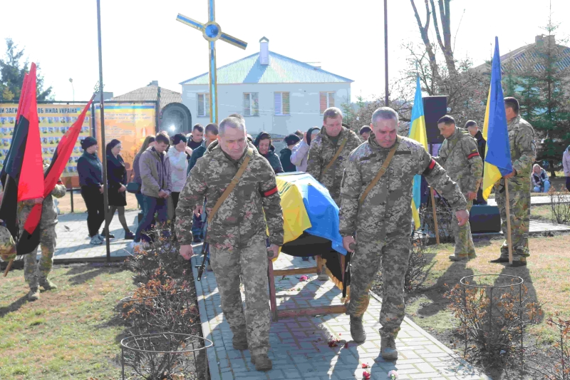 Громада на Волині провела в останню земну дорогу свого захисника Івана Шваївського