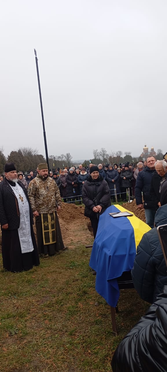 Без батька залишилося троє дітей: волиняни провели в останню дорогу Героя Тараса Парфенюка
