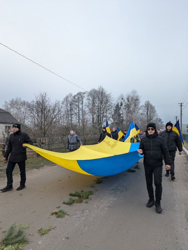 Завжди був готовий допомогти: на Волині провели в останню дорогу загиблого воїна Івана Оніщука