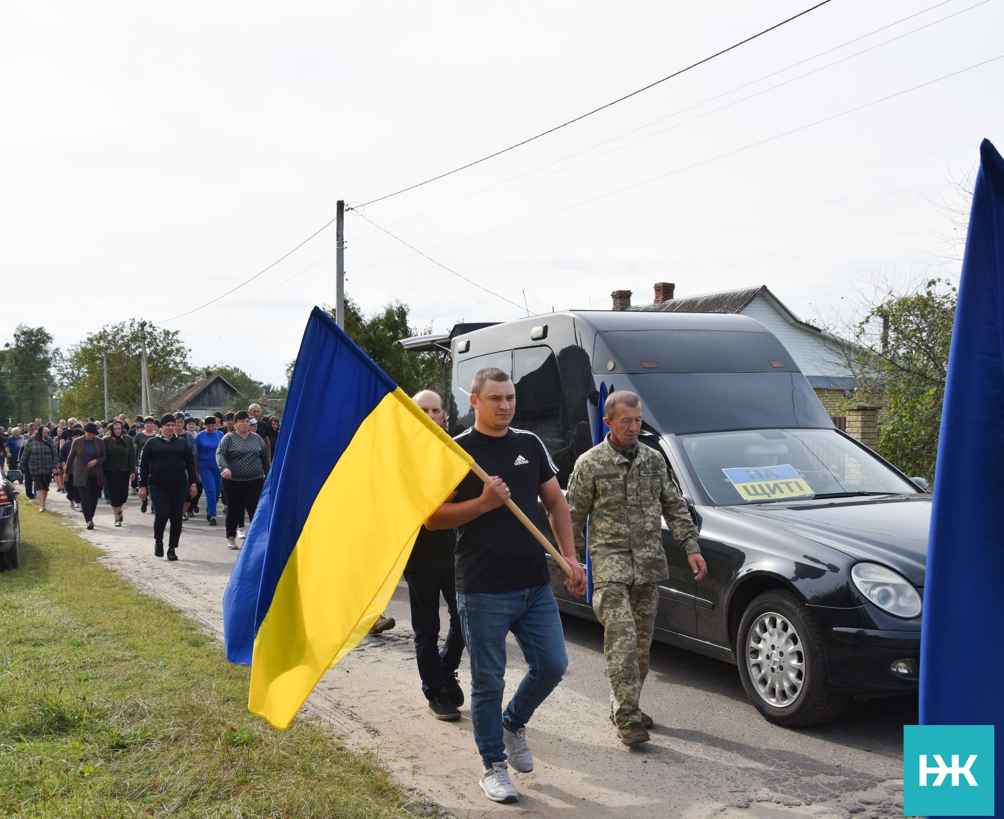 Довгою була дорога додому, бо тривалий час вважався зниклим безвісти: на Волині в останню путь провели воїна Олександра Диня