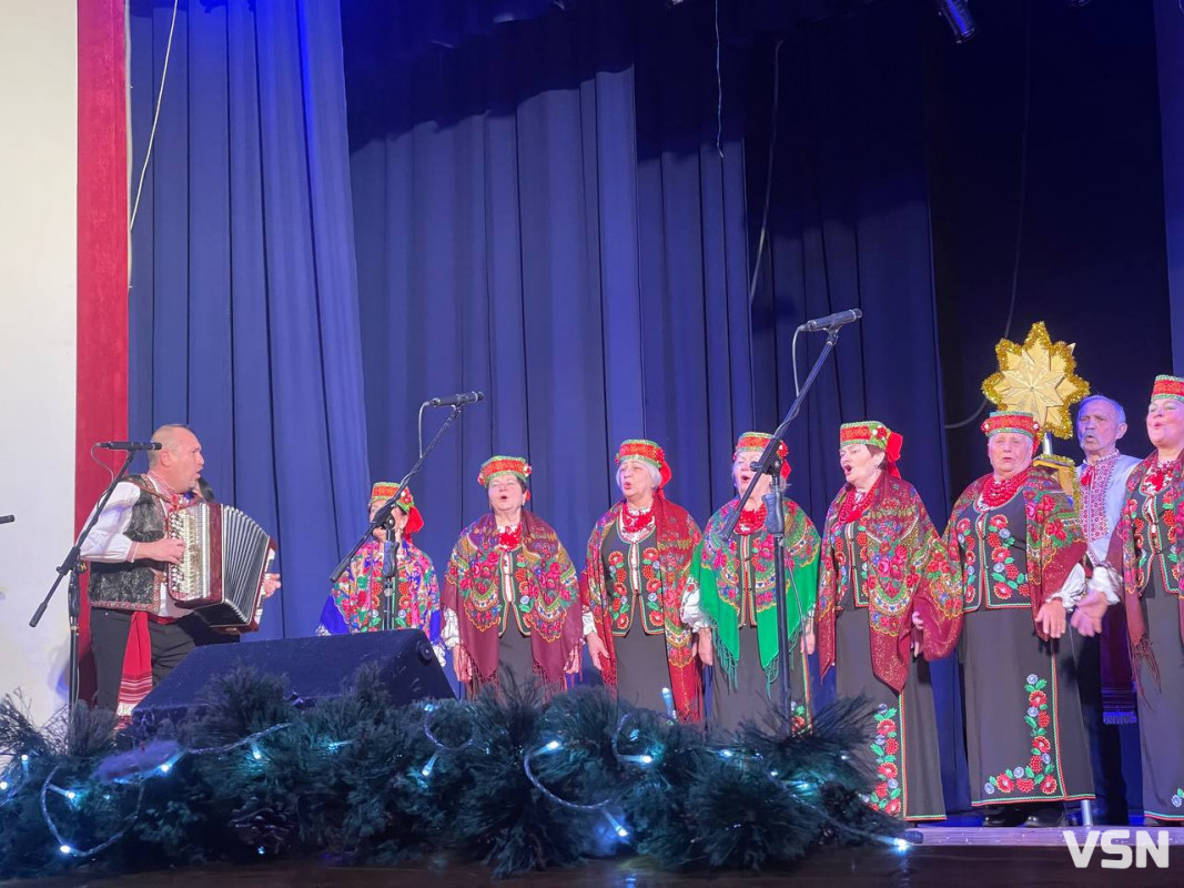 У Луцьку лунали «Різдвяні піснеспіви». Фото. Відео