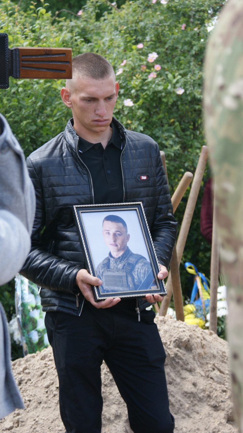 «Врятував побратима ціною власного життя»: на Волині попрощалися з 25-річним Героєм Андрієм Лавренчуком