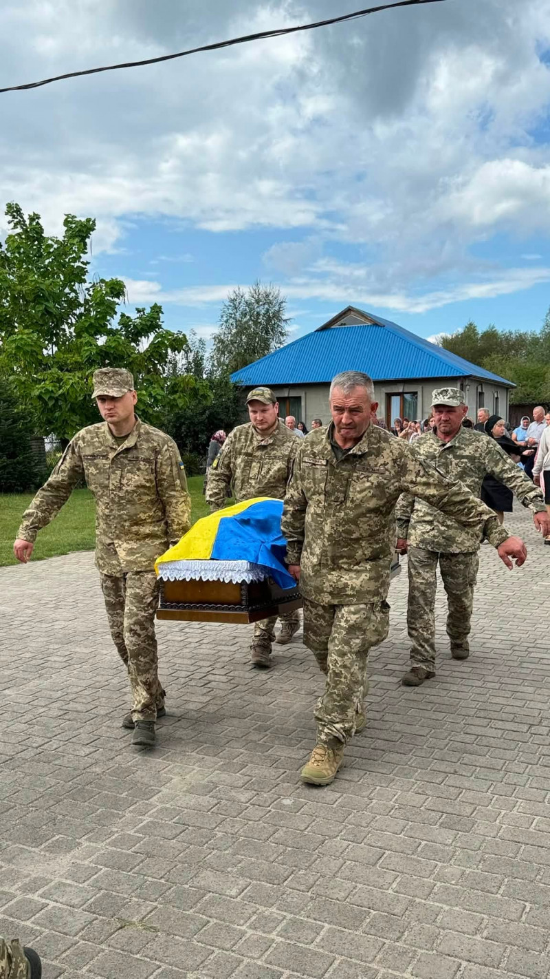 Довгий час вважався зниклим безвісти: на Волині провели в останню путь молодого Героя Богдана Гайдучика