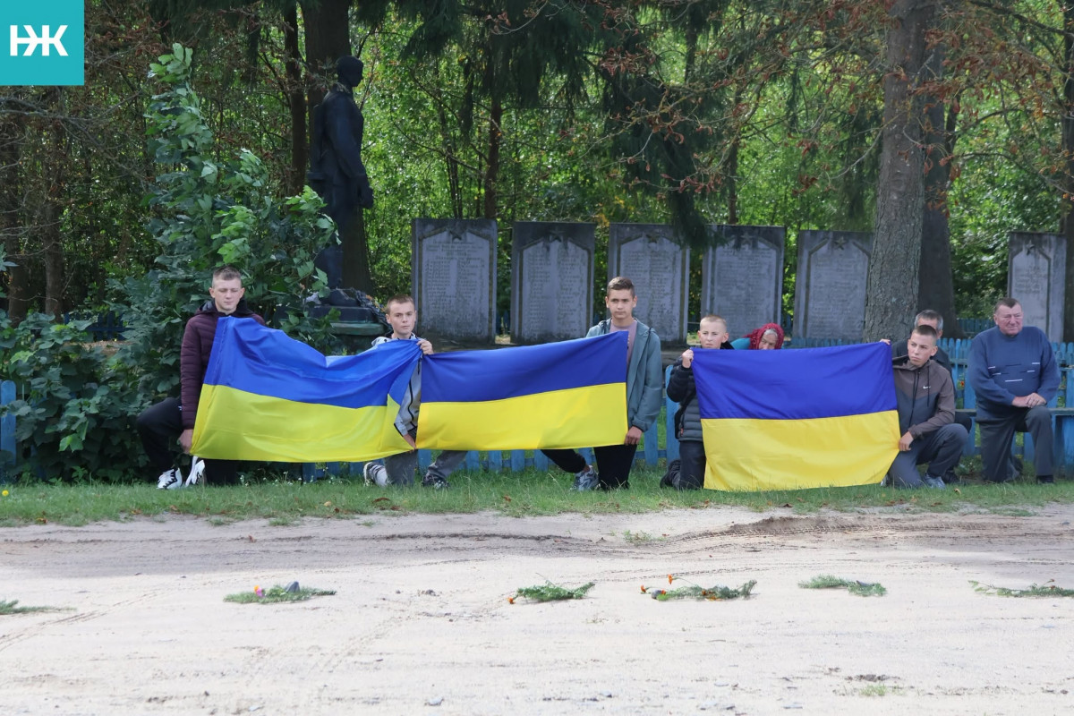 У громаді на Волині попрощалися із загиблим на Сумщині захисником Володимиром Хвесиком