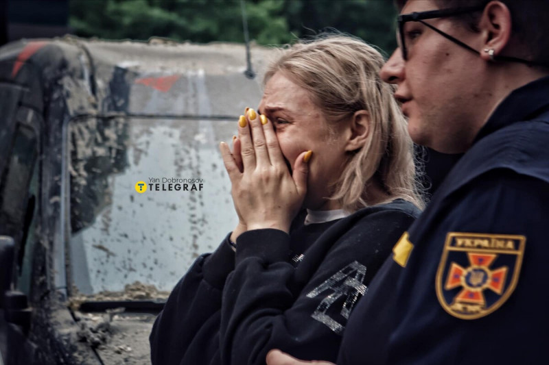 Ракетна атака на Київ: жахливі фото з місця трагедії