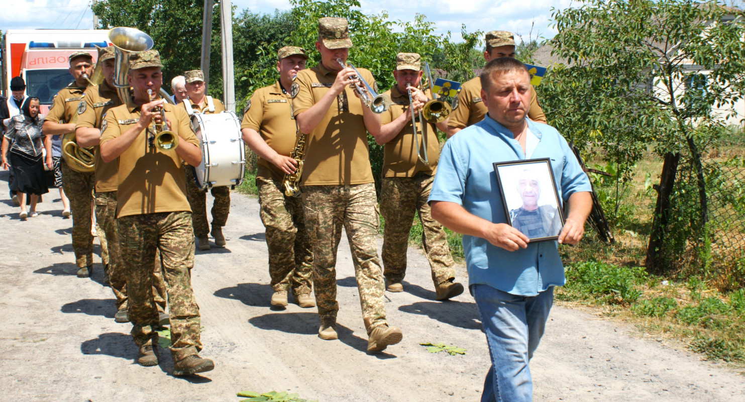 «За його голову окупанти обіцяли винагороду»: на Волині попрощалися з легендарним розвідником Віктором Зенцом