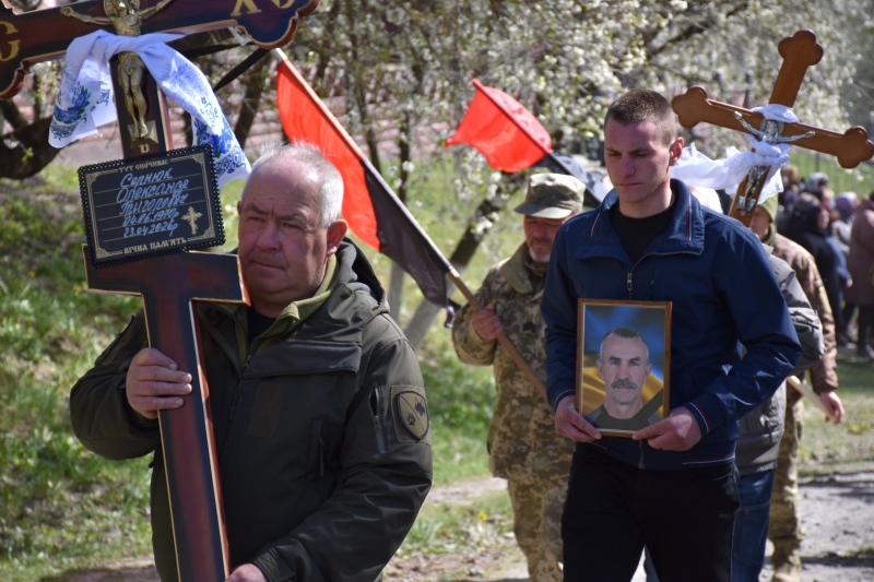 На Волині в останню земну дорогу провели Героя Олександра Сернюка