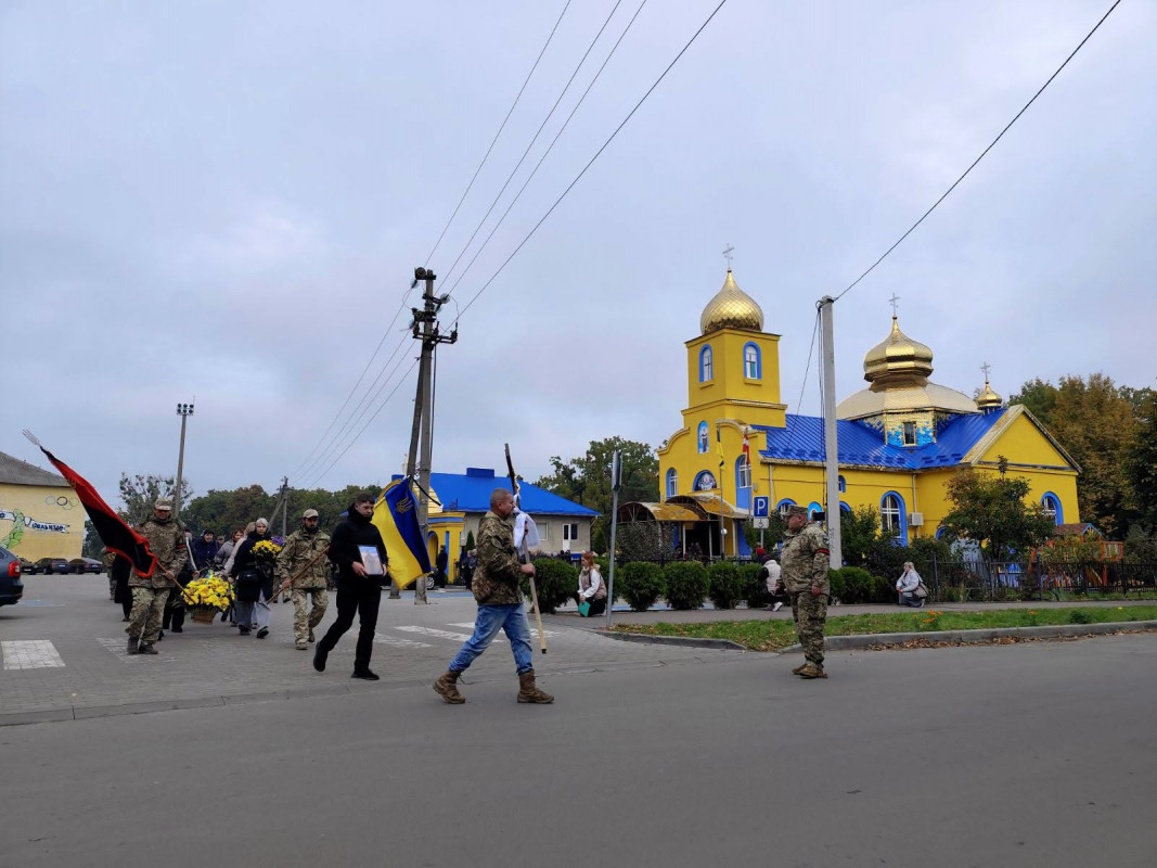 Вважався зниклим безвісти: на Волині попрощалися з Героєм Віталієм Бречком