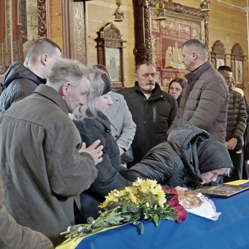 20 місяців вважався зниклим безвісти: на Волині в останню земну дорогу солдата Володимира Білусяка