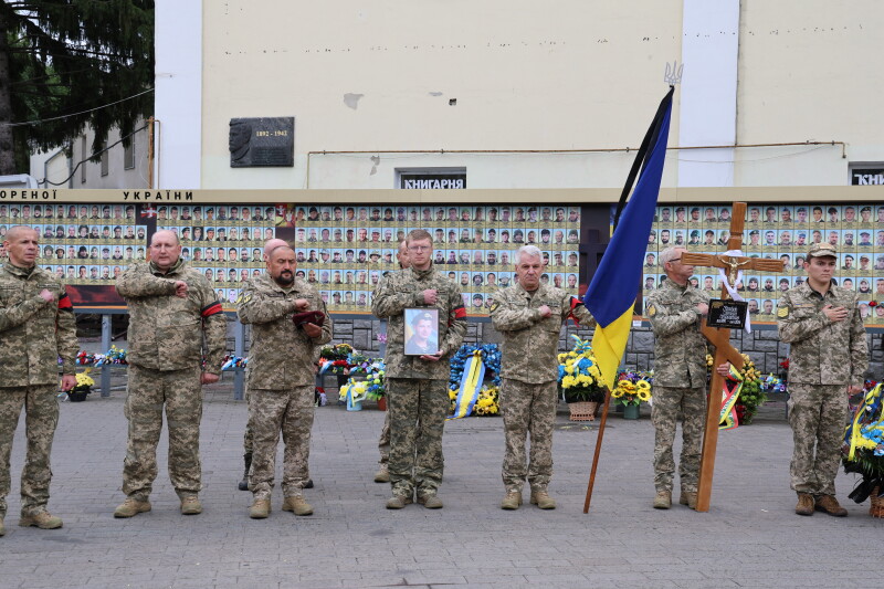 Не встиг створити сім’ю: у Луцьку попрощалися з Героєм Олексієм Кривовим, який довгий час вважався зниклим безвісти
