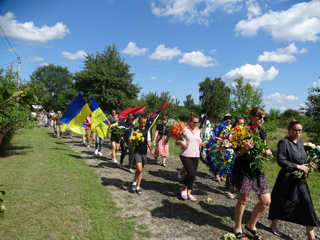 Надію на диво обірвала жахлива звістка: на Волині поховали Героя Володимира Мороза, який рік вважався зниклим безвісти