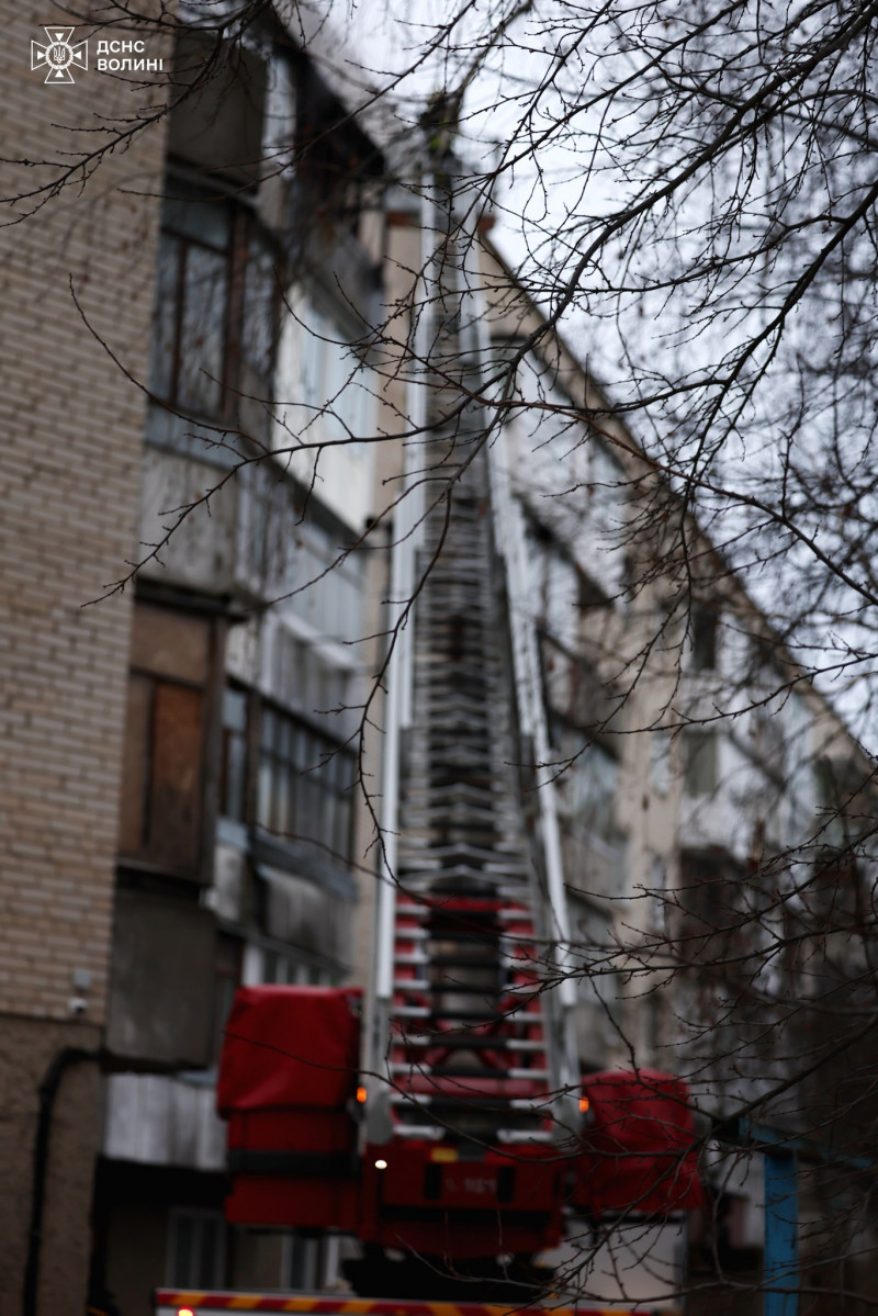 У Луцьку горіла квартира: врятували двох людей