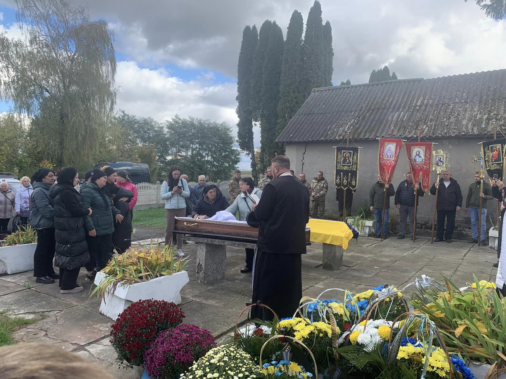 Призвали на службу у липні, а в жовтні загинув: на Волині поховали Героя Олександра Старостіна