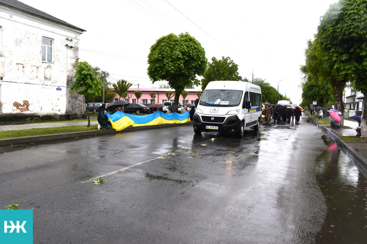 Мав святкувати весілля – натомість його провели в останню путь: на Волині попрощались з Героєм Владиславом Зуськом